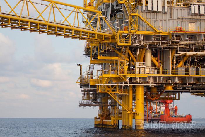 海上石油平台和钻机施工平台照片-正版商用图片07tpjd-摄图新视界